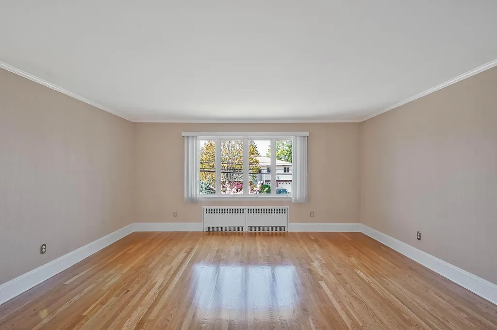 2925 Hewlett Avenue Merrick NY 11566
