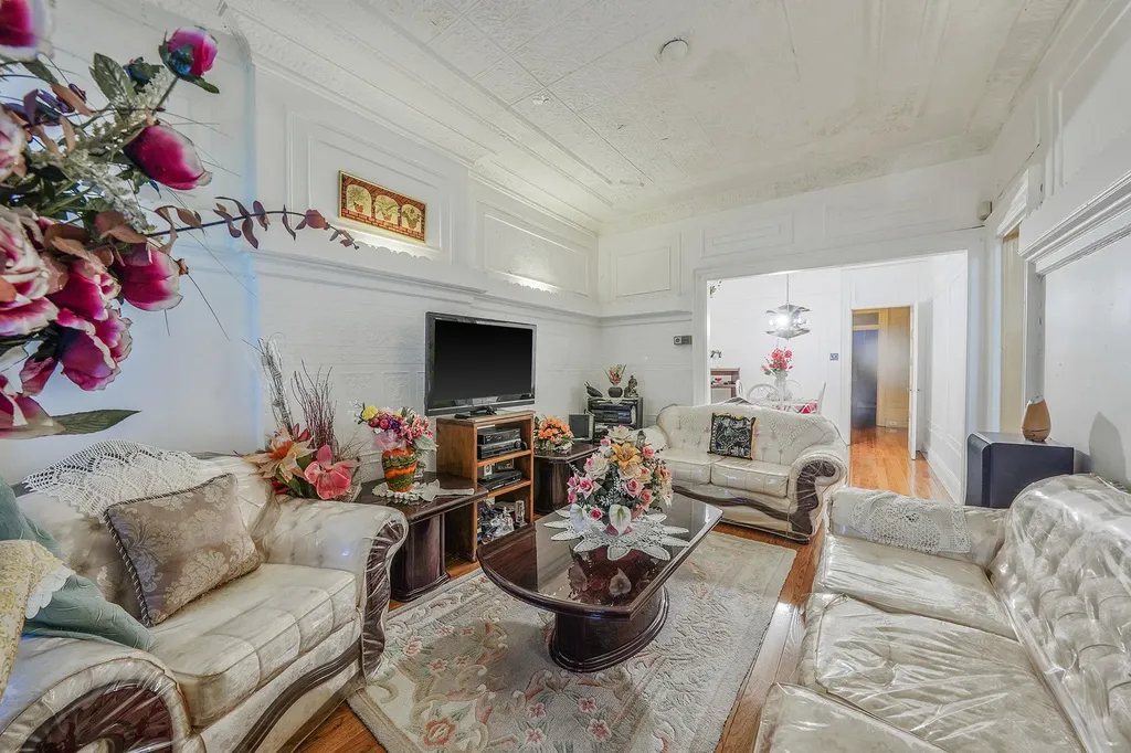 295 Autumn Avenue Brooklyn NY 11208