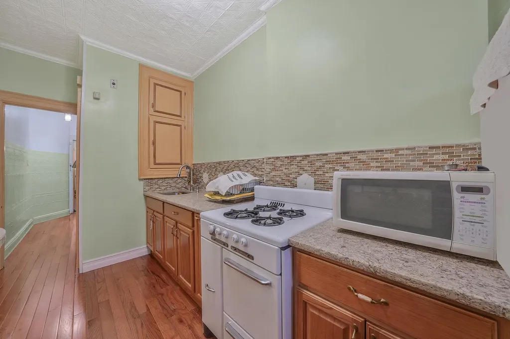 295 Autumn Avenue Brooklyn NY 11208