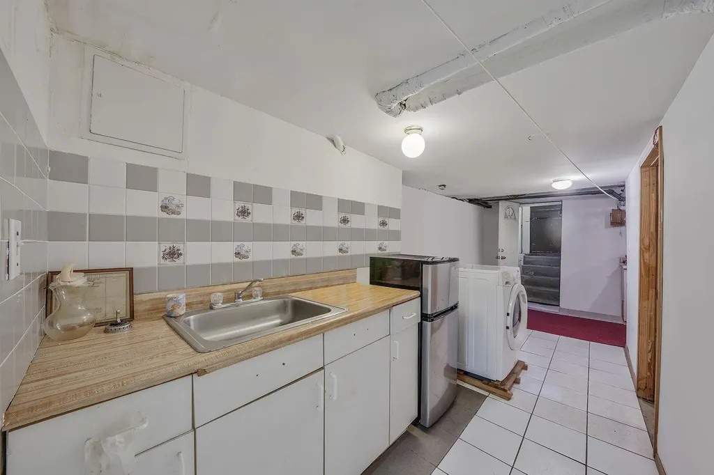 295 Autumn Avenue Brooklyn NY 11208