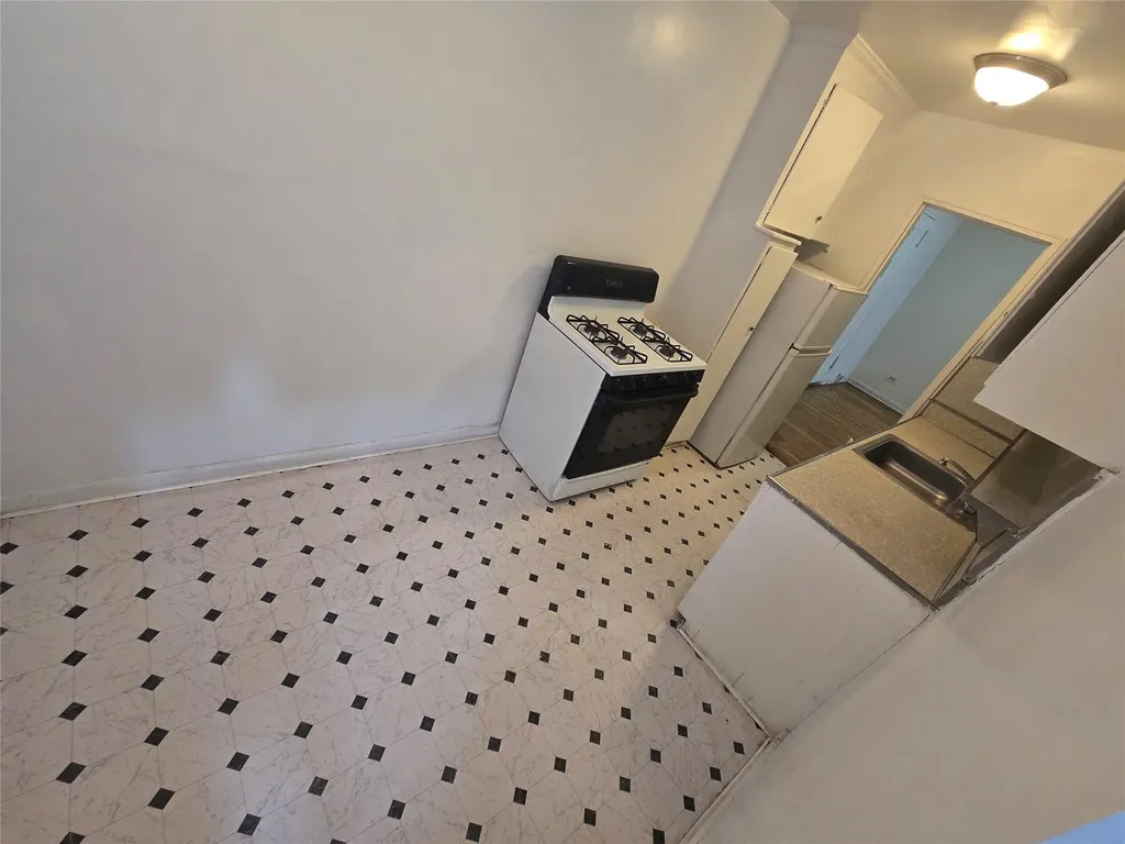 1475 Thieriot Avenue Bronx NY 10460