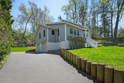 28 Alan Road Danbury CT 06810