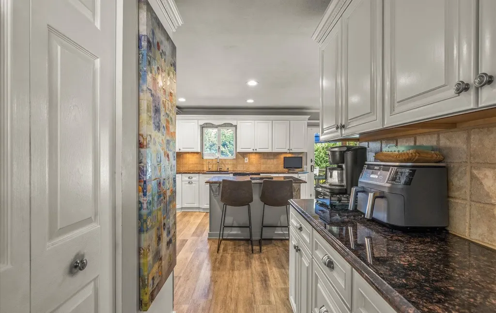 17 Riesling Court Commack NY 11725