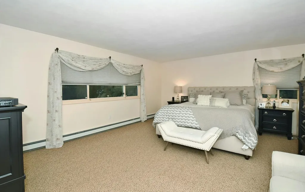 17 Riesling Court Commack NY 11725