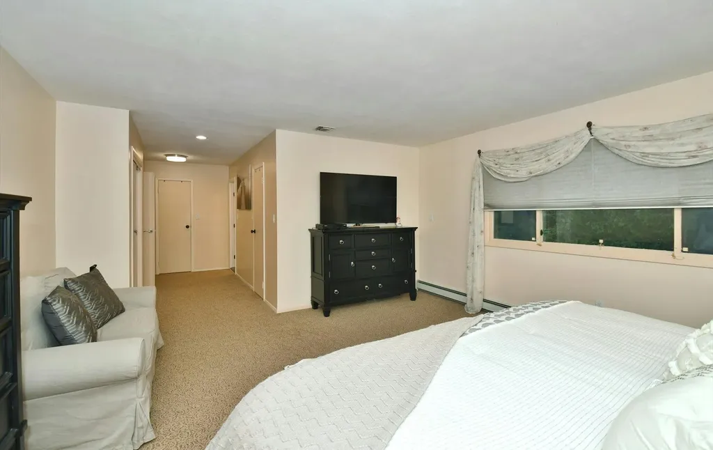 17 Riesling Court Commack NY 11725