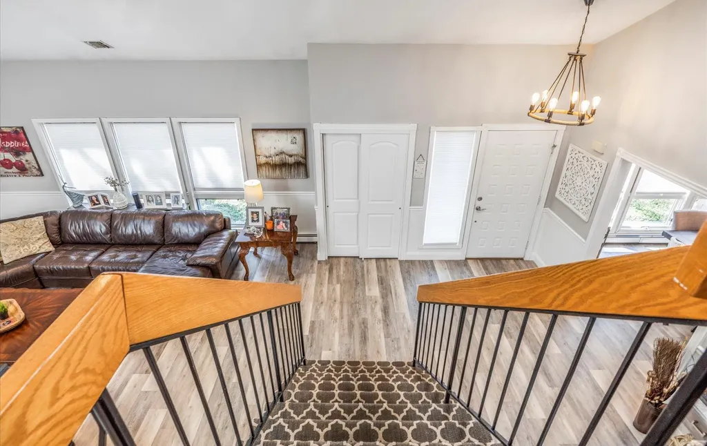 17 Riesling Court Commack NY 11725