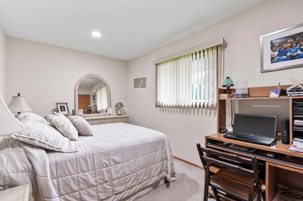 15 Kevin Road Commack NY 11725