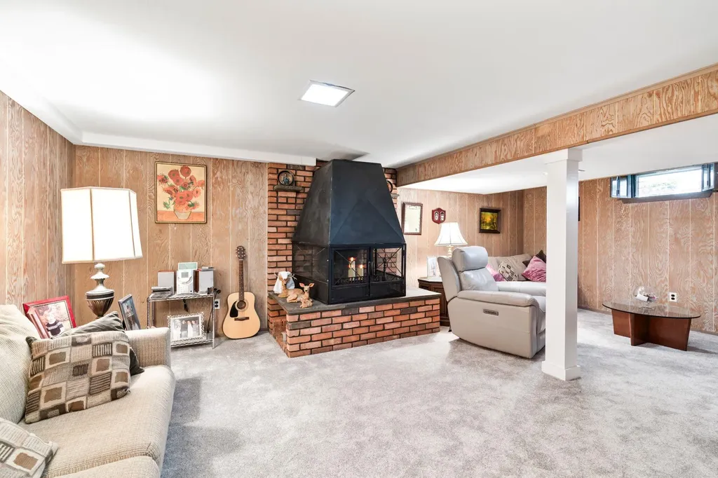 15 Kevin Road Commack NY 11725