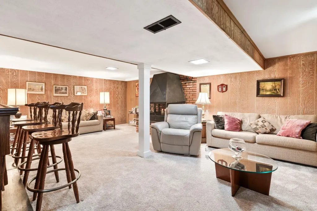 15 Kevin Road Commack NY 11725