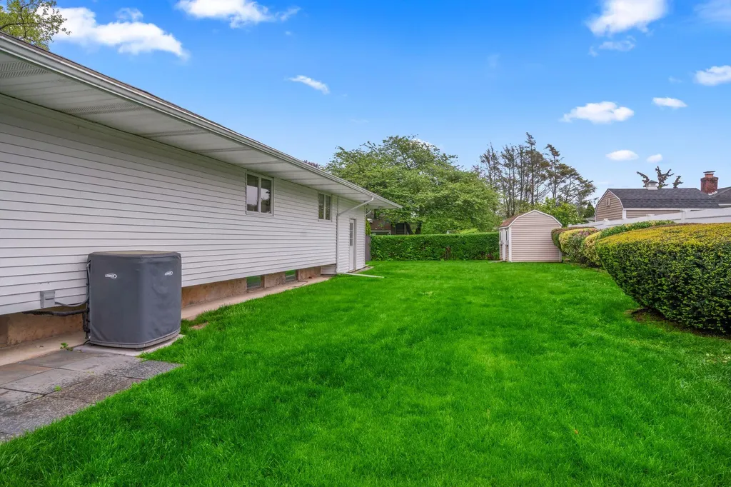 15 Kevin Road Commack NY 11725