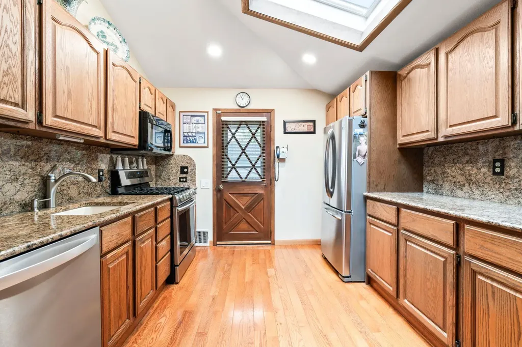 15 Kevin Road Commack NY 11725