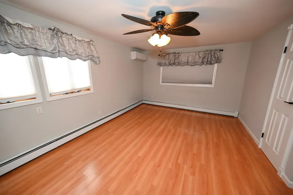 14 Daisy Lane Levittown NY 11756