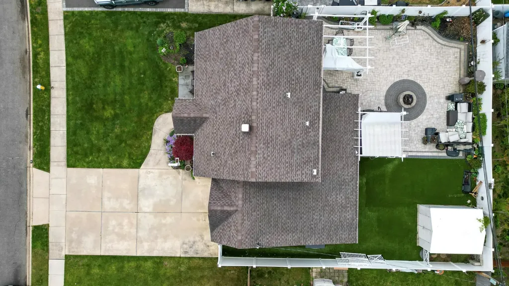 14 Daisy Lane Levittown NY 11756