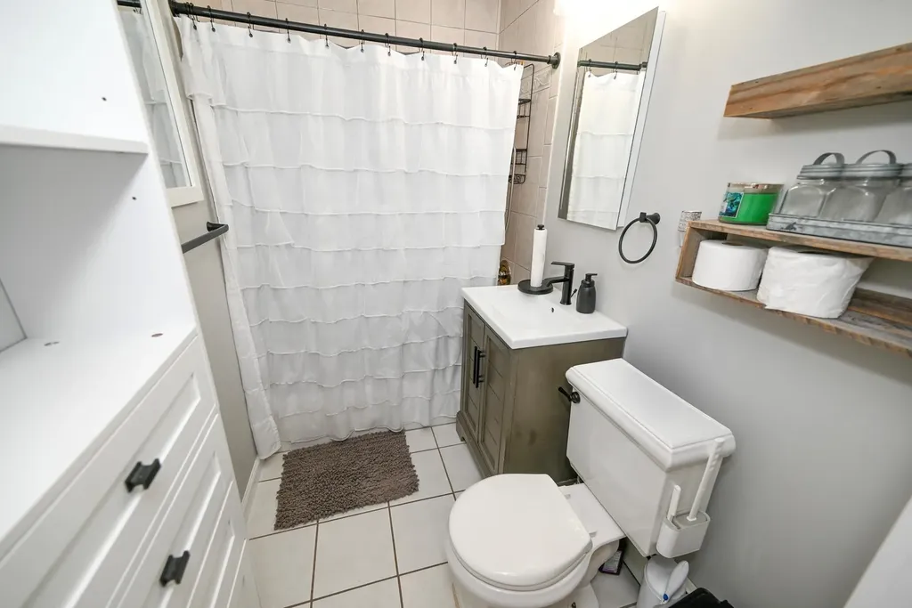 14 Daisy Lane Levittown NY 11756