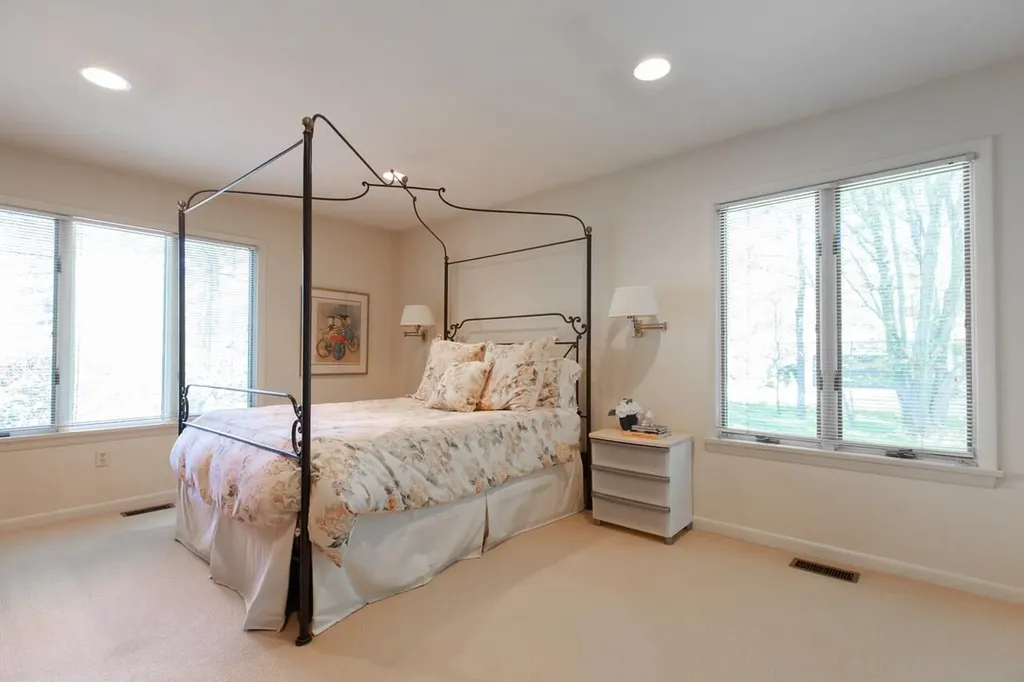 10 Kenilworth Lane Rye NY 10580