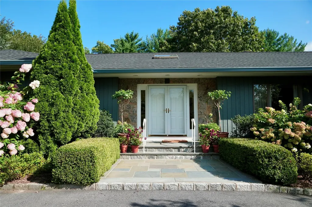 10 Kenilworth Lane Rye NY 10580