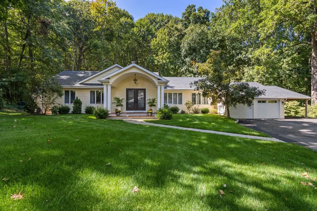 22 Overbrook Drive Centerport NY 11721