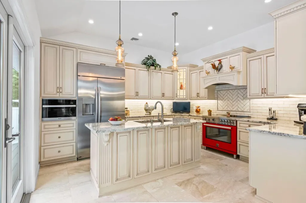 22 Overbrook Drive Centerport NY 11721