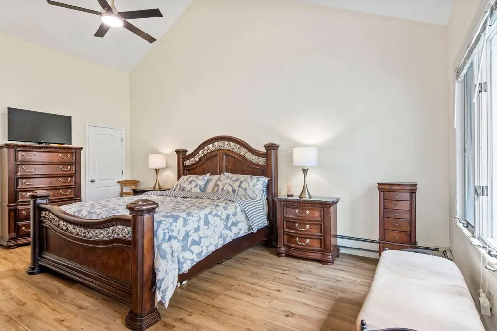 22 Overbrook Drive Centerport NY 11721
