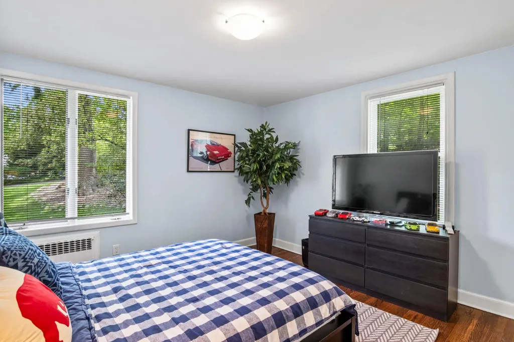 22 Overbrook Drive Centerport NY 11721