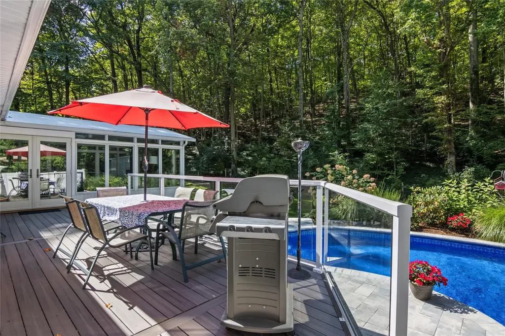 22 Overbrook Drive Centerport NY 11721