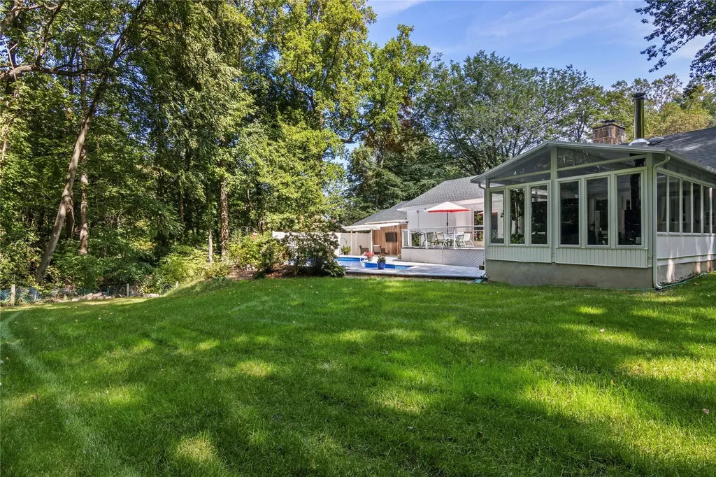 22 Overbrook Drive Centerport NY 11721