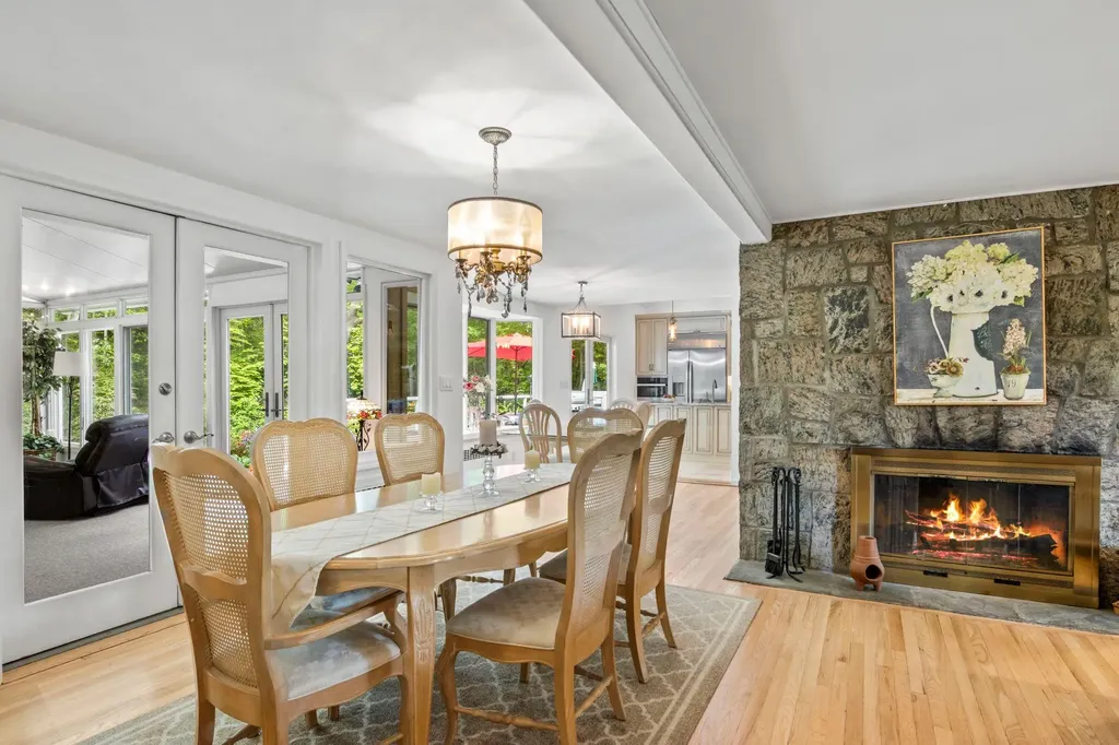 22 Overbrook Drive Centerport NY 11721