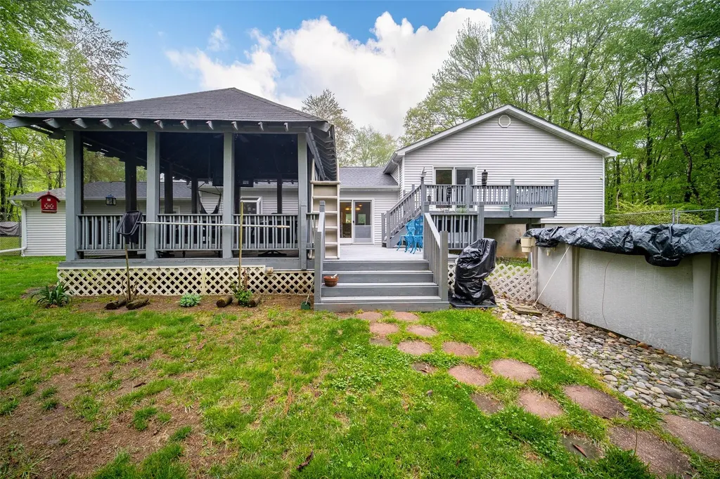 207 Freetown Highway Wallkill NY 12589