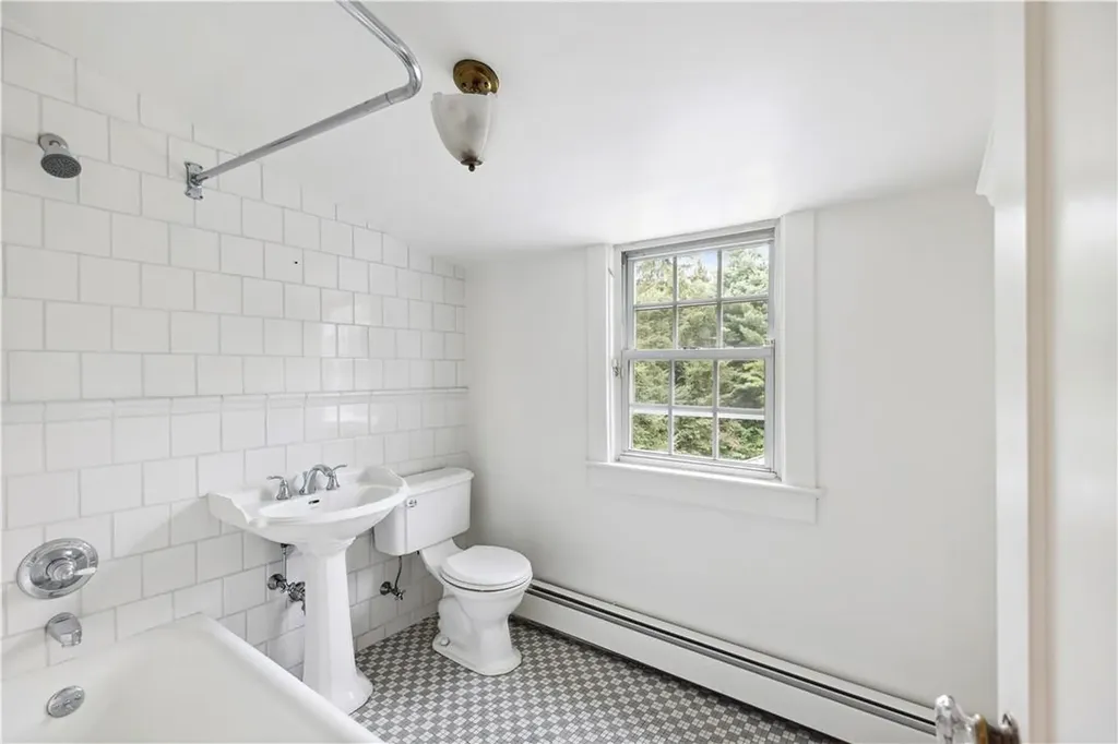 9 Kingston Road Scarsdale NY 10583