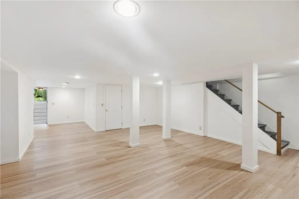 9 Kingston Road Scarsdale NY 10583