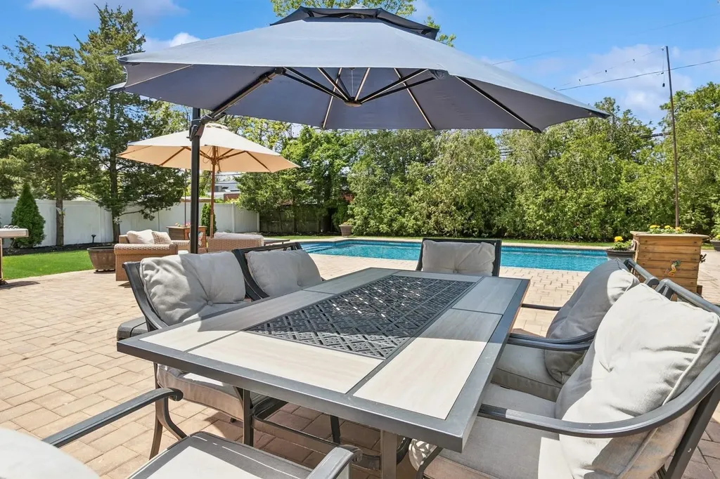 4 Winfield Davis Drive Coram NY 11727
