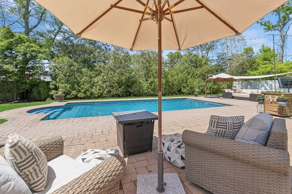 4 Winfield Davis Drive Coram NY 11727