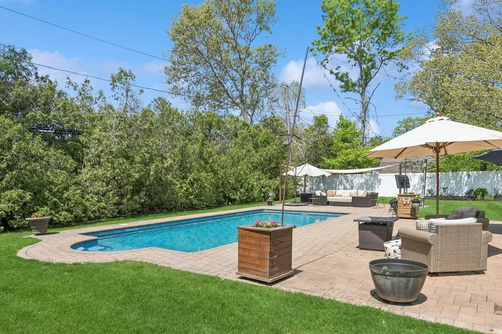 4 Winfield Davis Drive Coram NY 11727