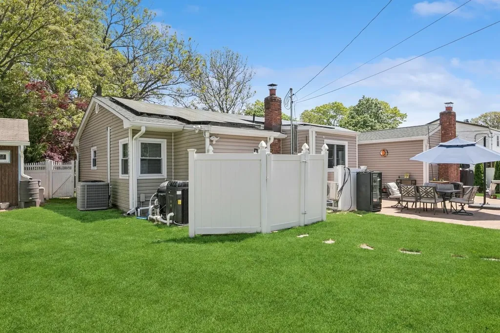 4 Winfield Davis Drive Coram NY 11727