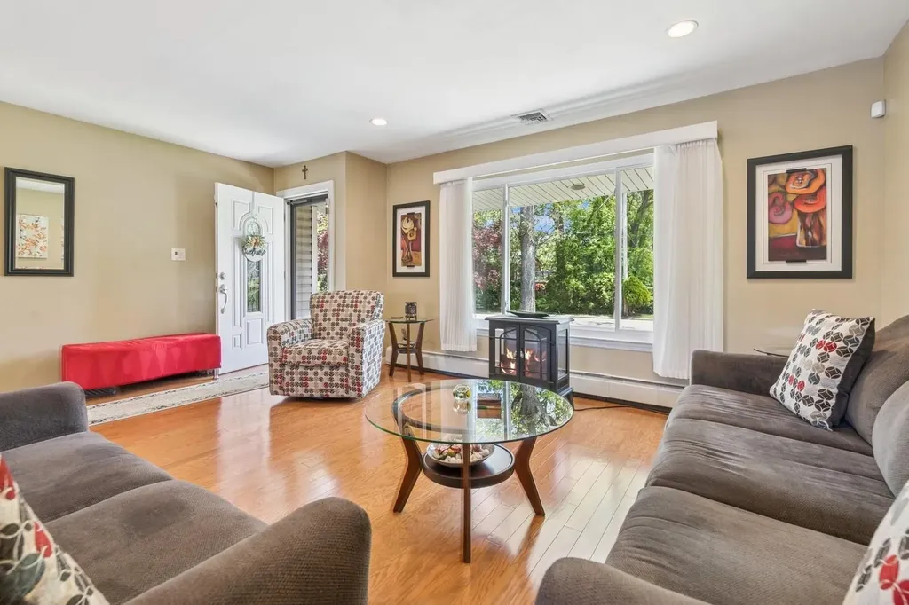 4 Winfield Davis Drive Coram NY 11727