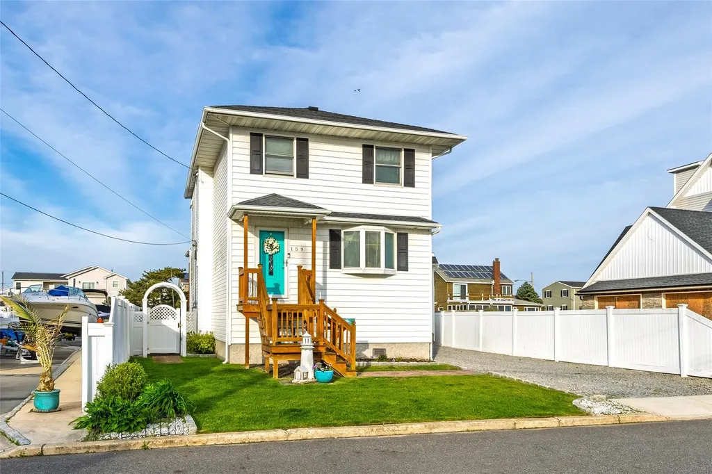 159 Araca Road Babylon NY 11702