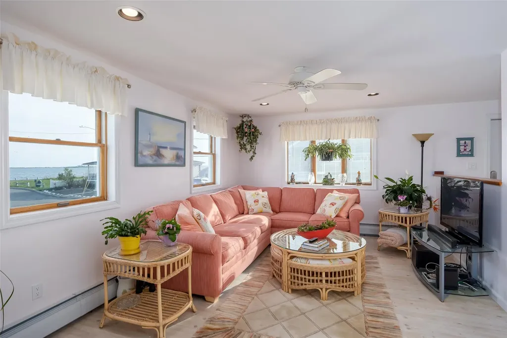 159 Araca Road Babylon NY 11702