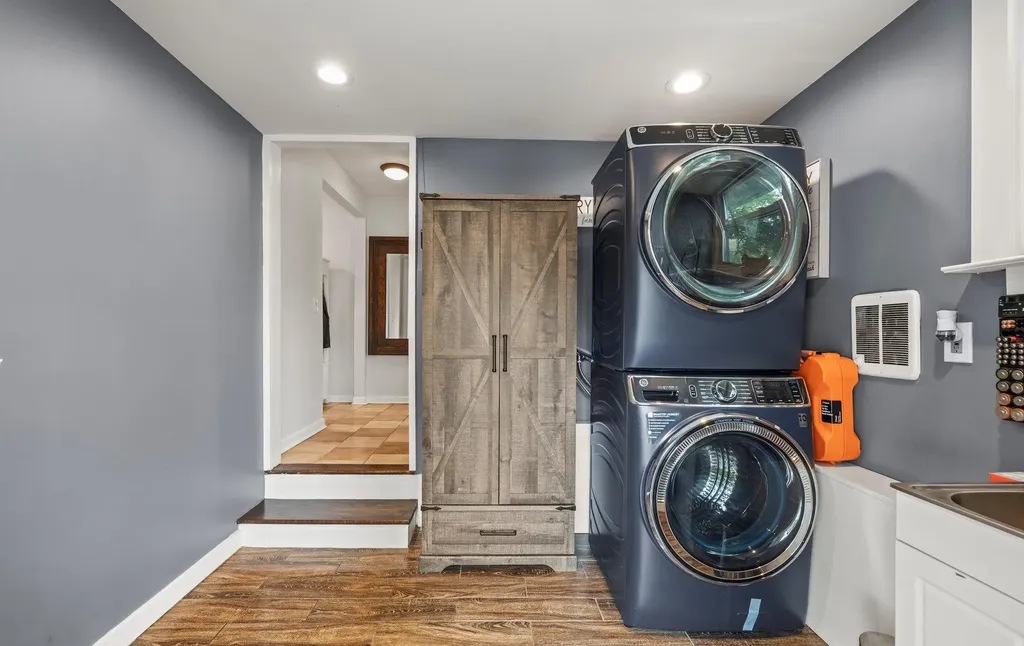 83 Hillside Avenue Saint James NY 11780