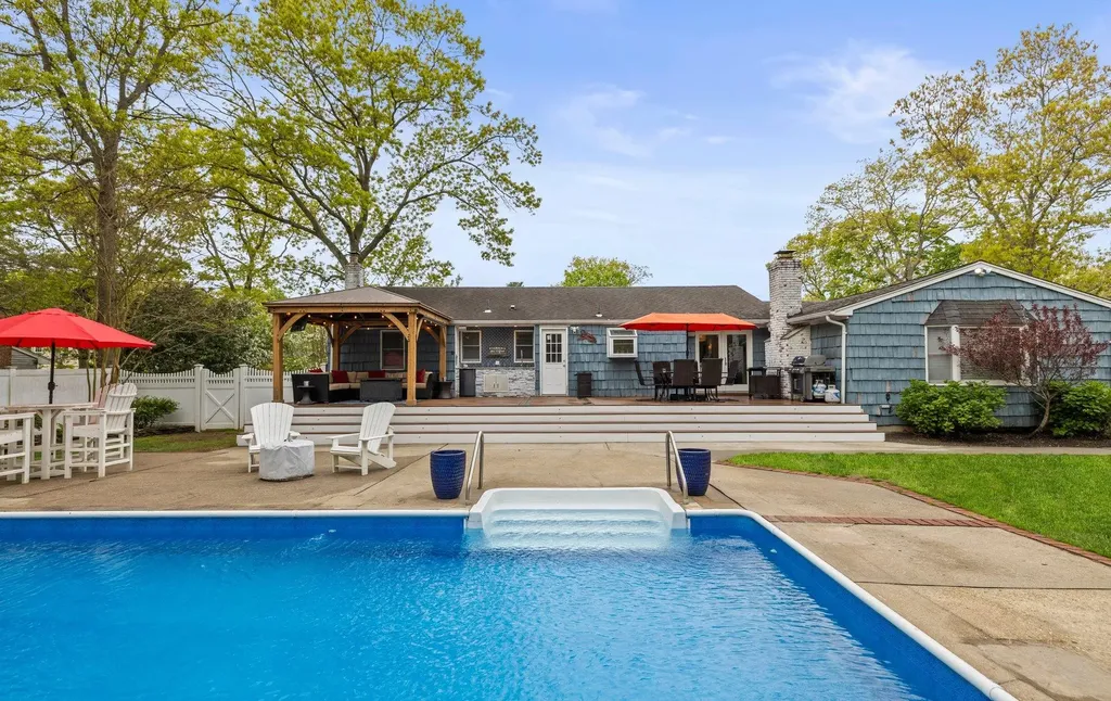83 Hillside Avenue Saint James NY 11780