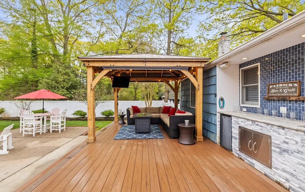 83 Hillside Avenue Saint James NY 11780