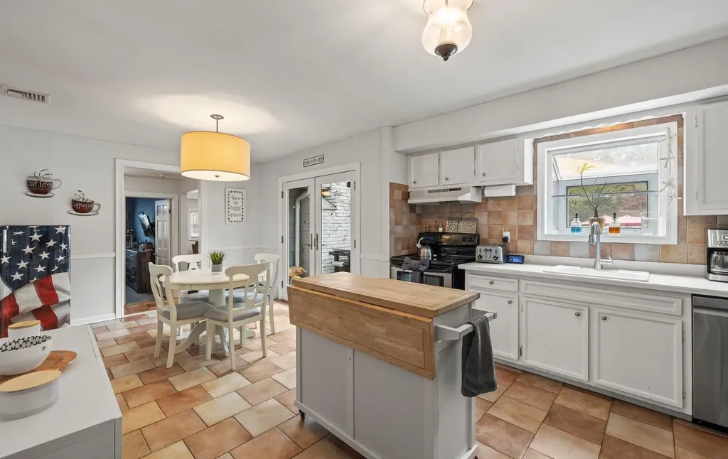 83 Hillside Avenue Saint James NY 11780