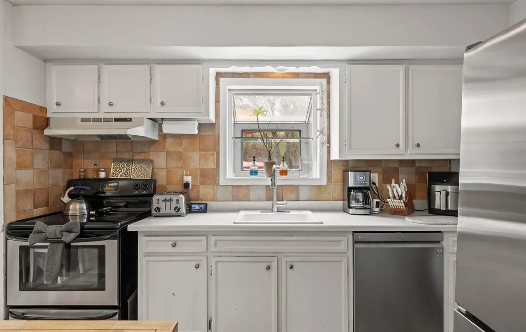 83 Hillside Avenue Saint James NY 11780