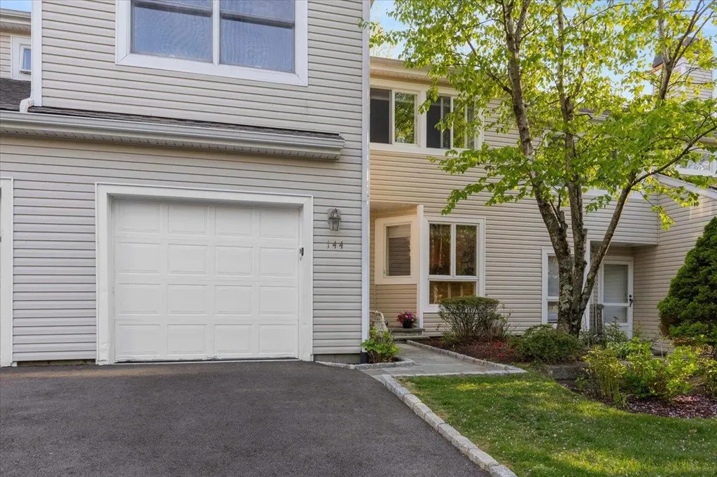 144 Winchester Drive Yonkers NY 10710