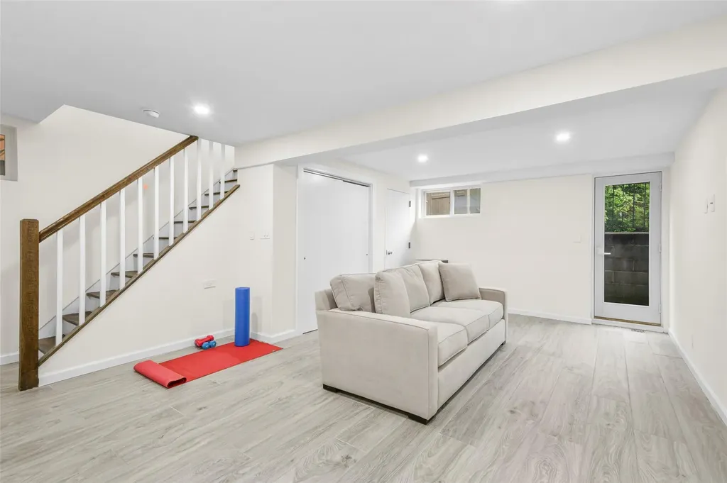 66 Lee Avenue Scarsdale NY 10583