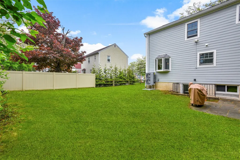66 Lee Avenue Scarsdale NY 10583