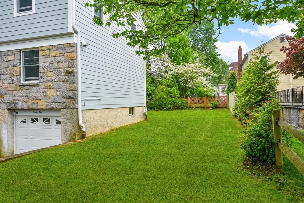 66 Lee Avenue Scarsdale NY 10583