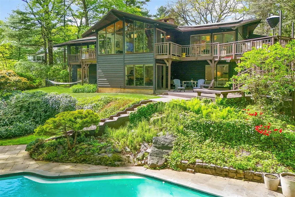 9 Hidden Green Lane Larchmont NY 10538