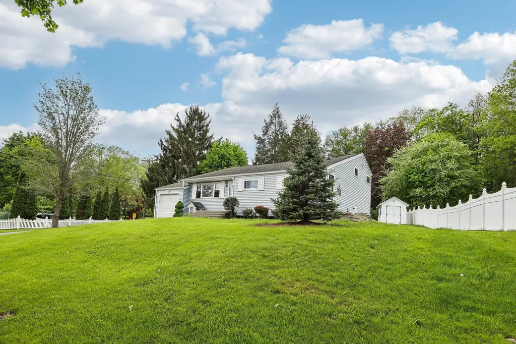 2 Delaware Road Newburgh NY 12550