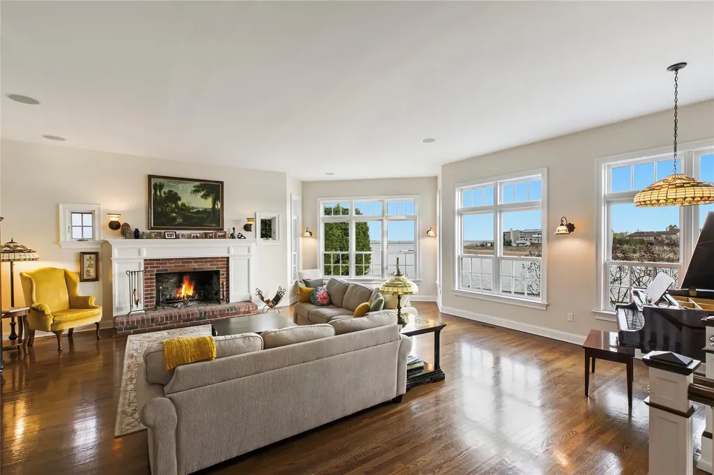 3076 Riverside Drive Wantagh NY 11793