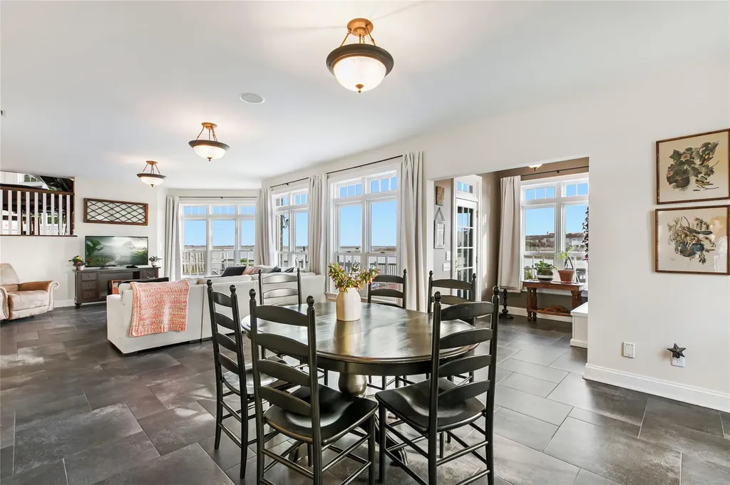 3076 Riverside Drive Wantagh NY 11793